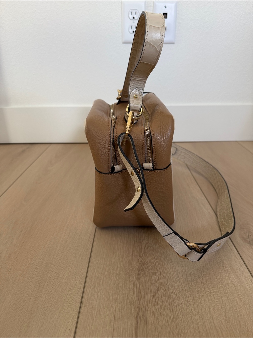 Valentino Cream and Brown Leather Crossbody with Embossed V Logo - Picture 6 of 16
